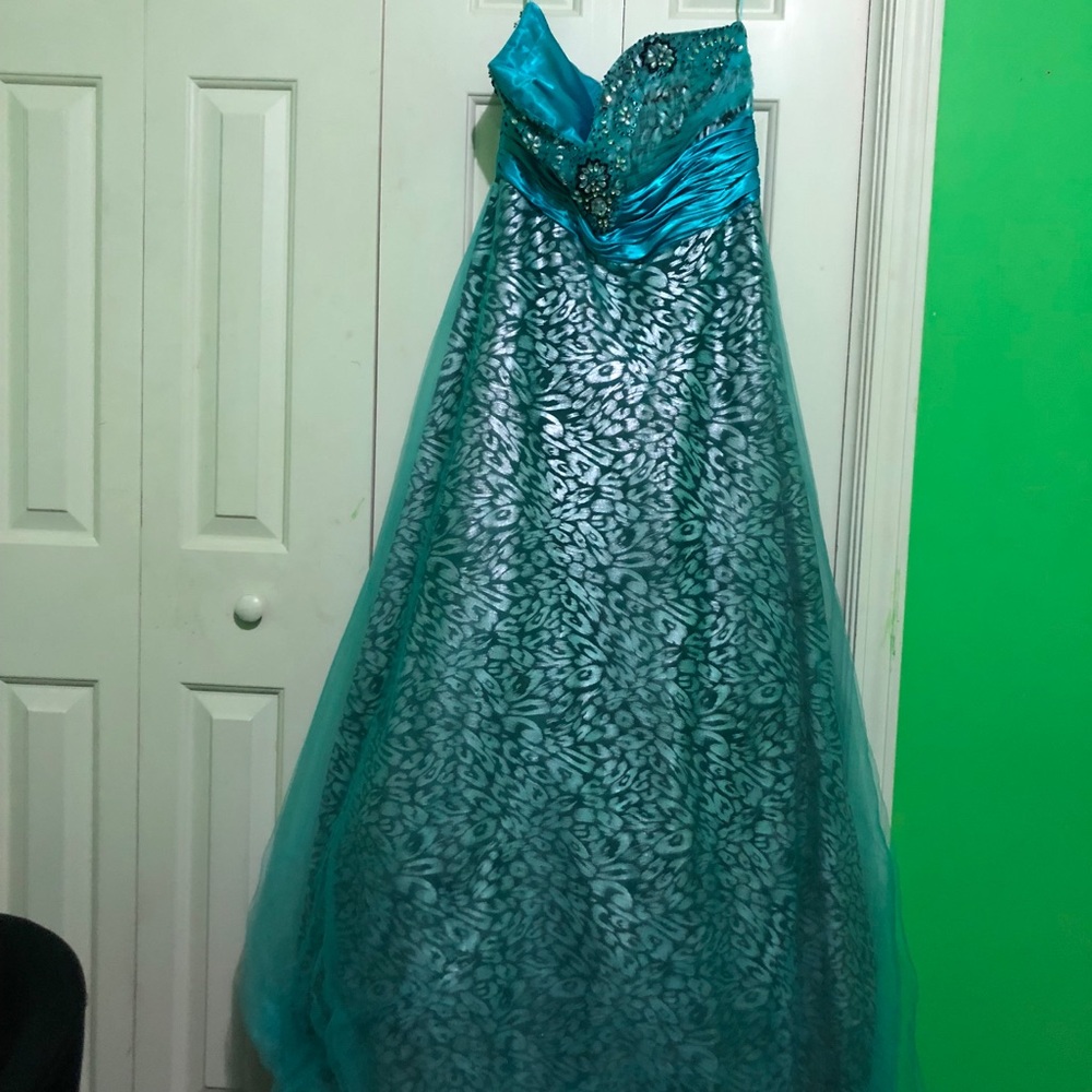 Prom/formal dress
